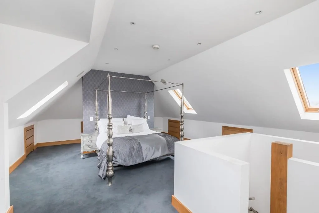 5 bedroom detached house for rent