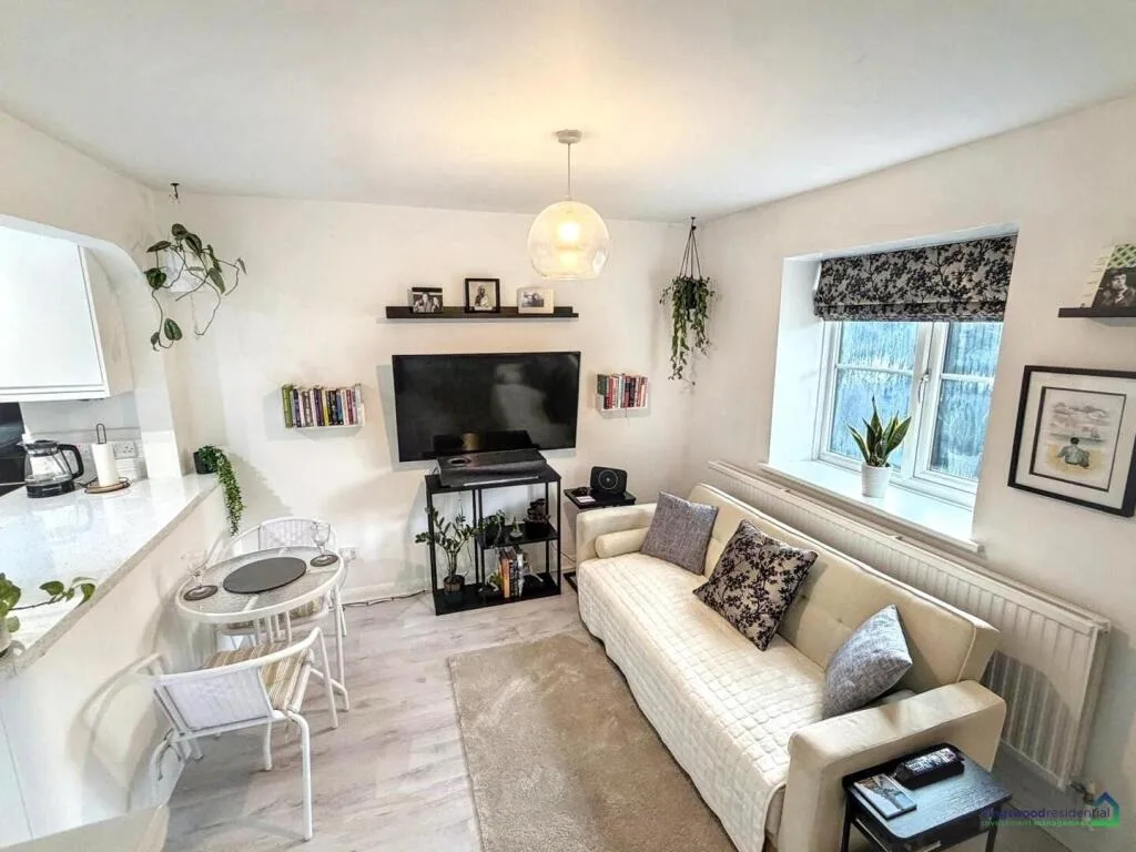 1 bedroom semi-detached house for rent