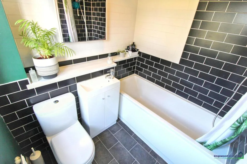 1 bedroom semi-detached house for rent