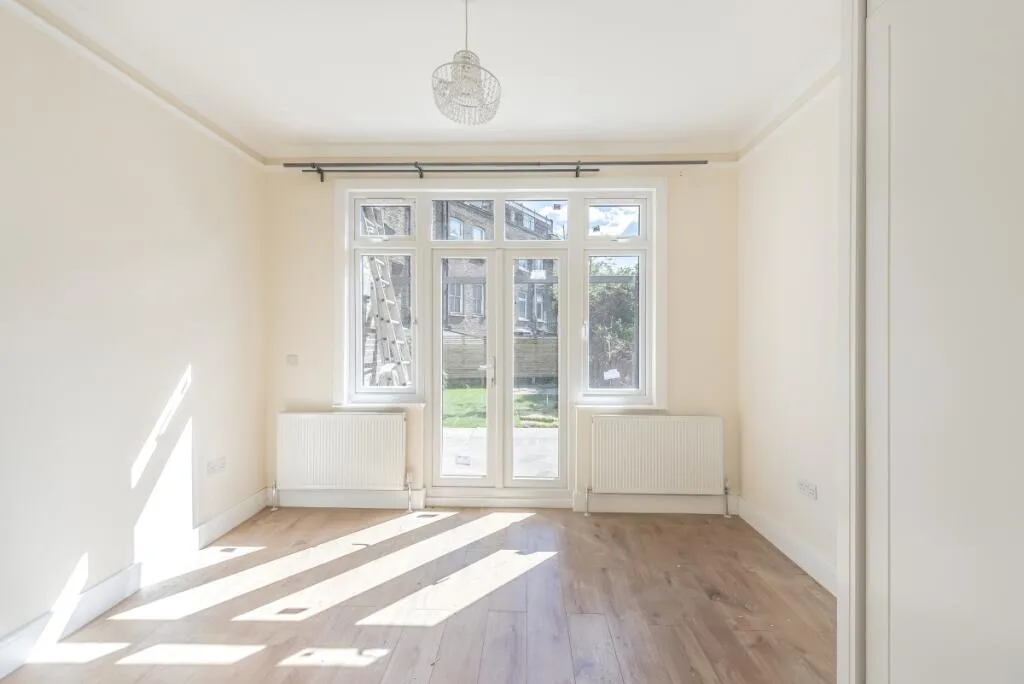 3 bedroom flat for rent