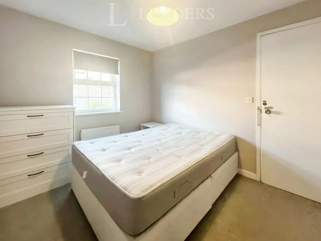 3 bedroom semi-detached house for rent