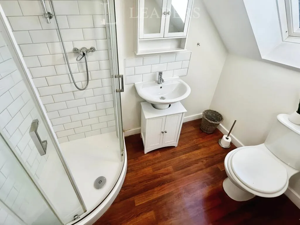 3 bedroom semi-detached house for rent