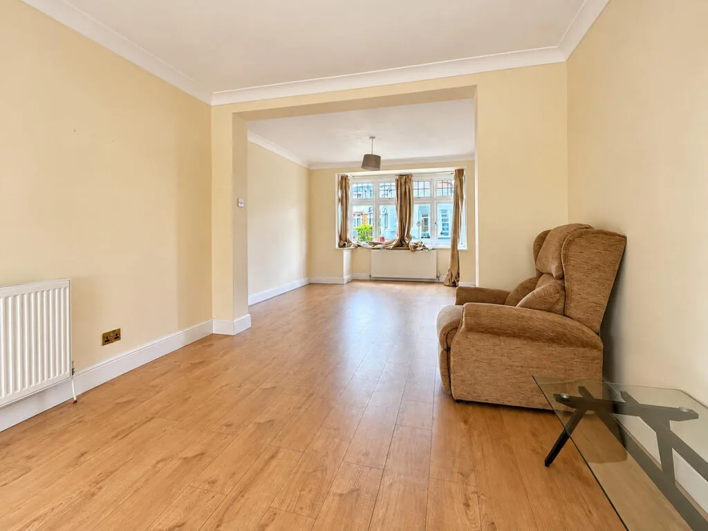 4 bedroom semi-detached house for rent