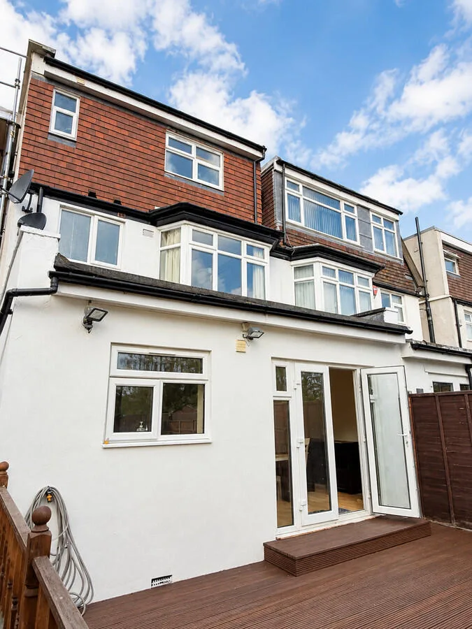 4 bedroom semi-detached house for rent