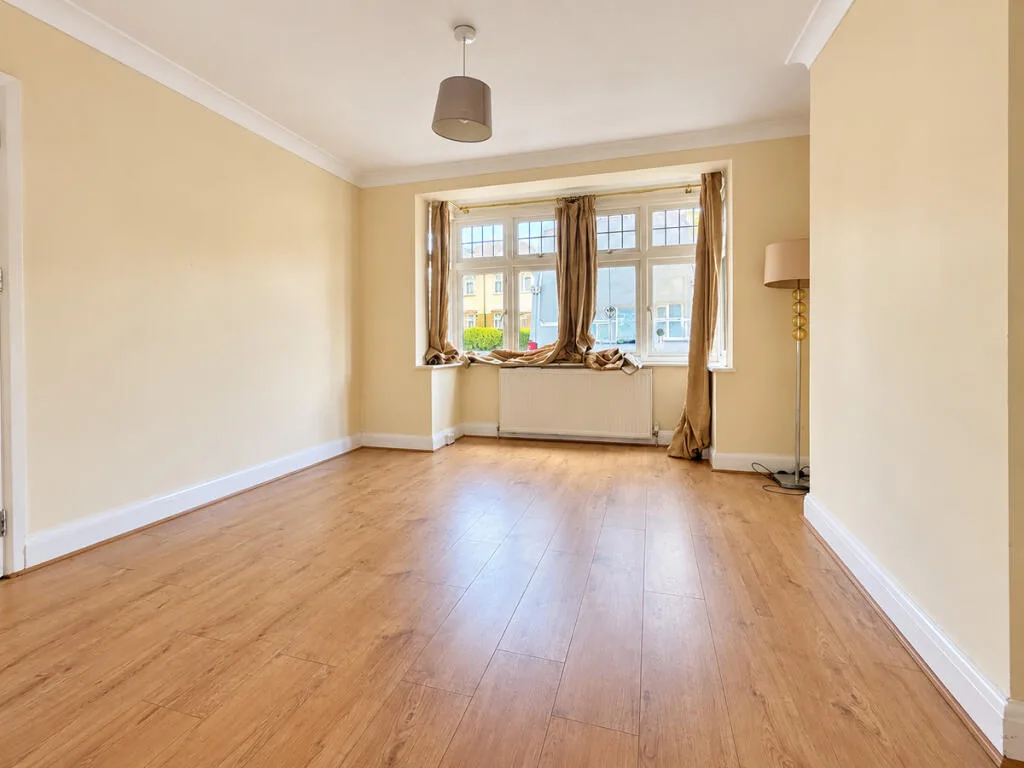 4 bedroom semi-detached house for rent