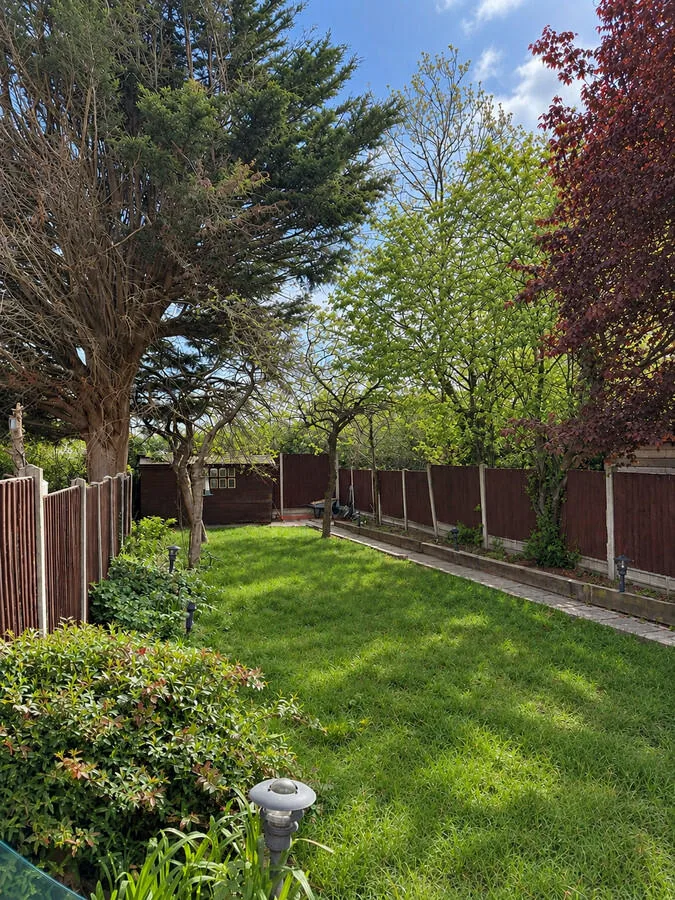 4 bedroom semi-detached house for rent