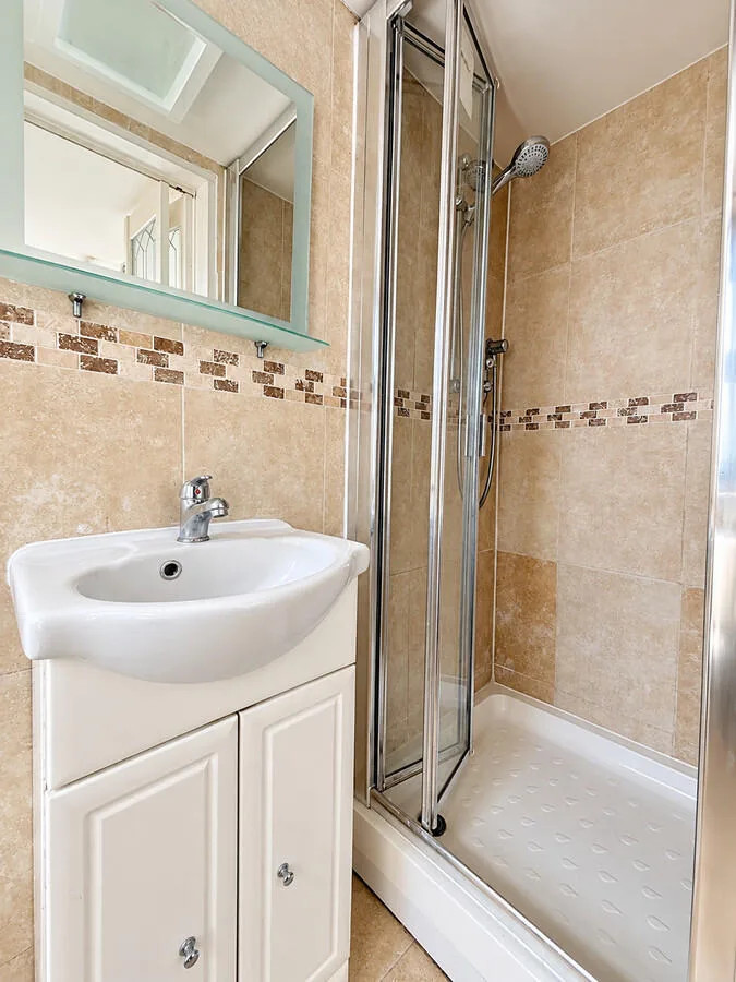 4 bedroom semi-detached house for rent