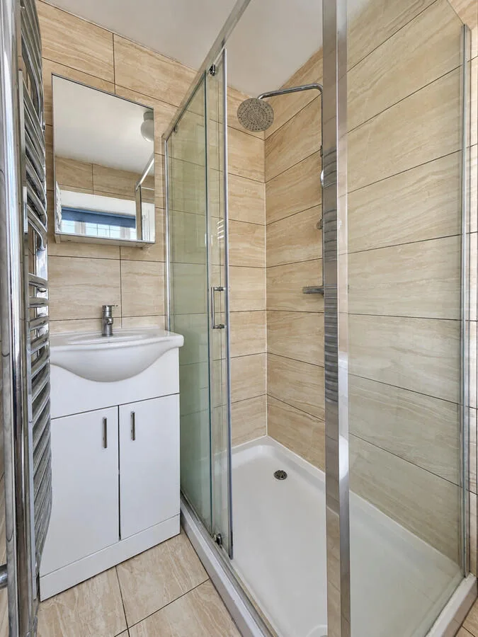 4 bedroom semi-detached house for rent