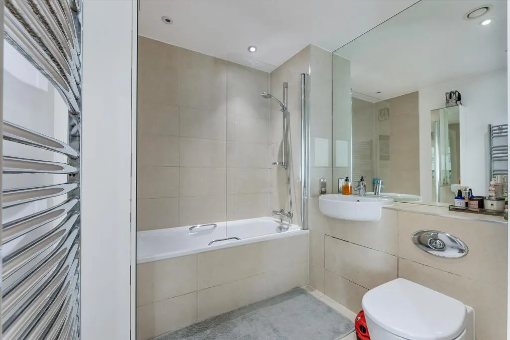3 bedroom flat for rent