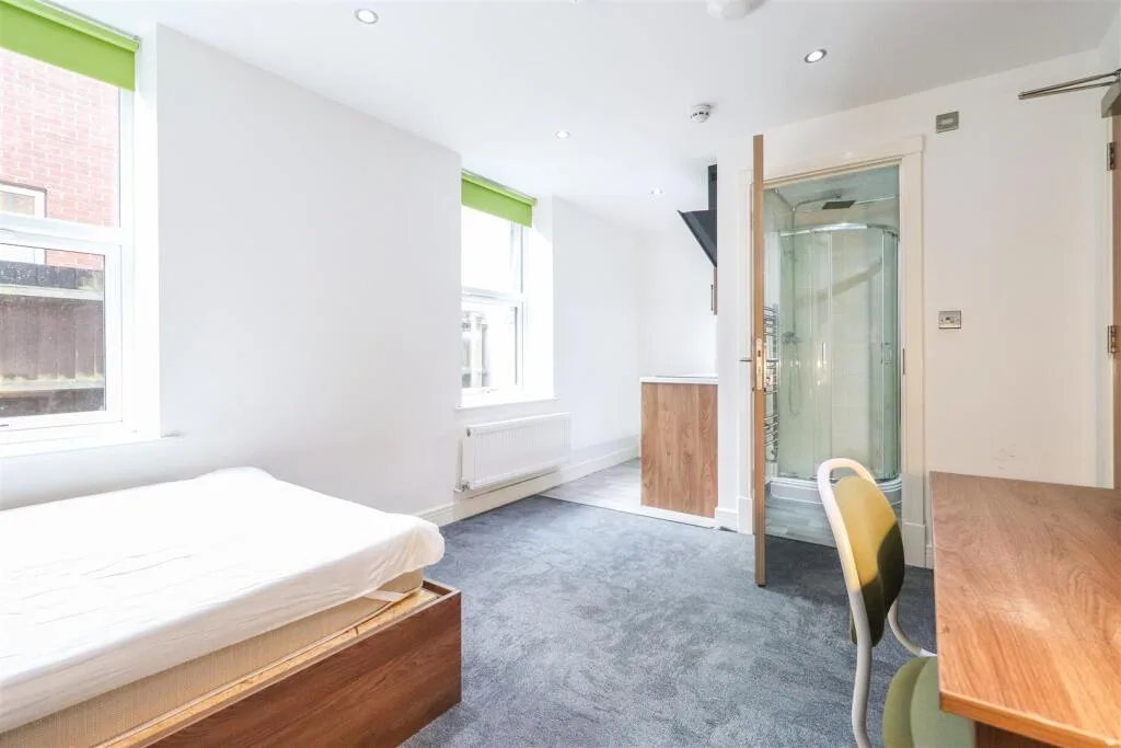 Studio flat for rent