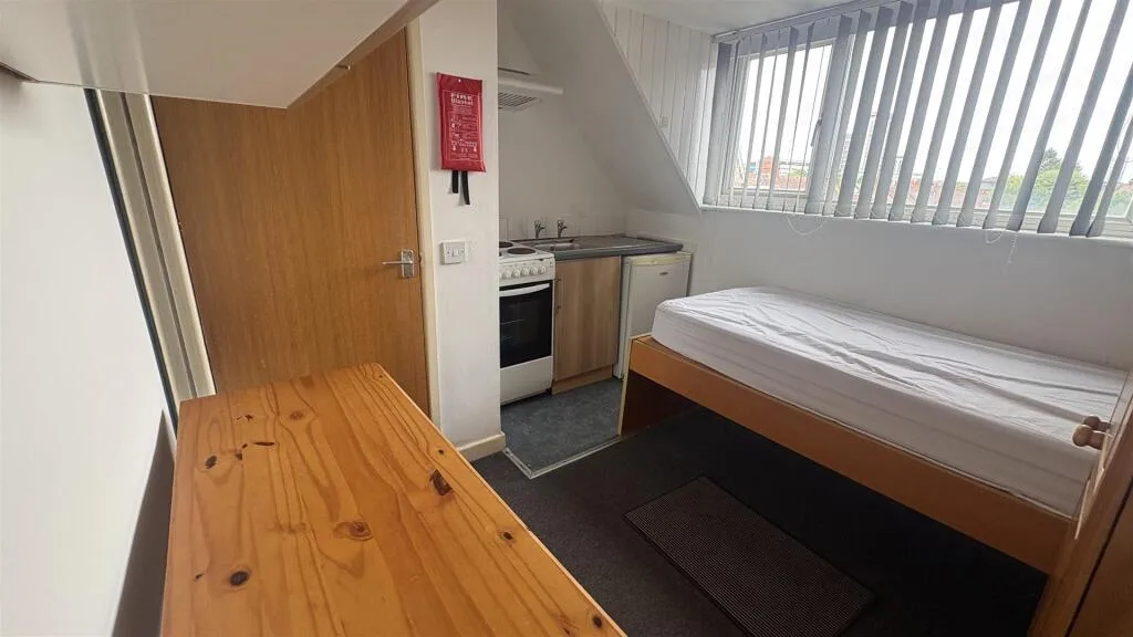 Studio flat for rent