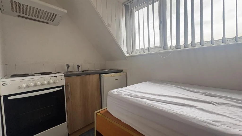 Studio flat for rent