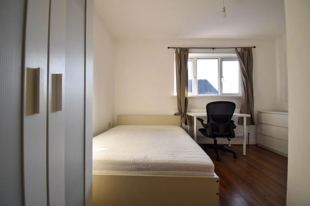 5 bedroom terraced house for rent