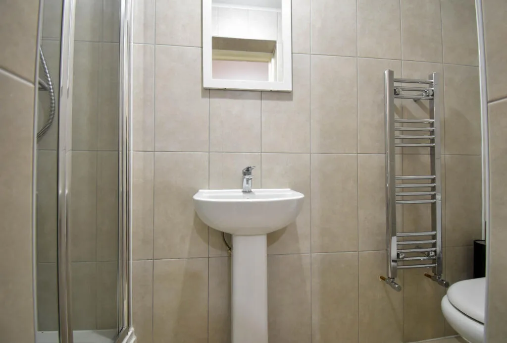 5 bedroom terraced house for rent