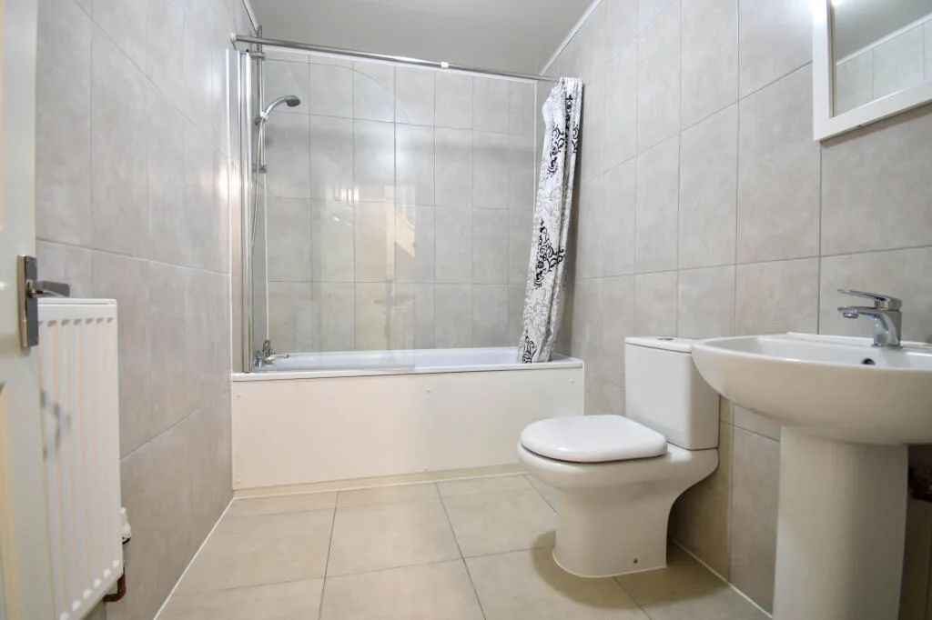 5 bedroom terraced house for rent