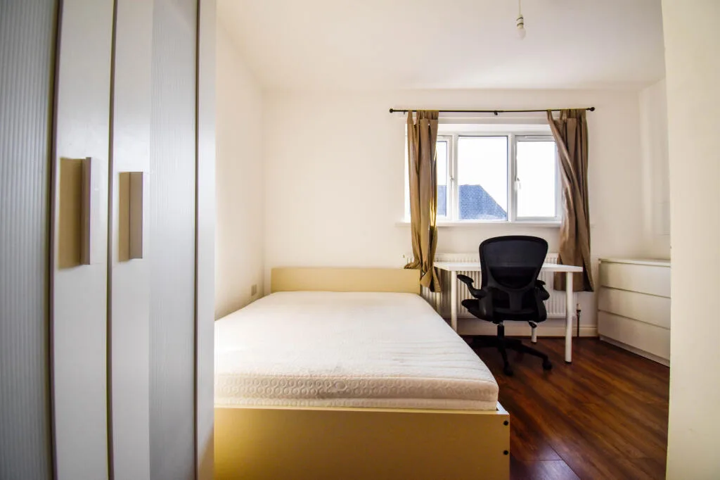 5 bedroom terraced house for rent
