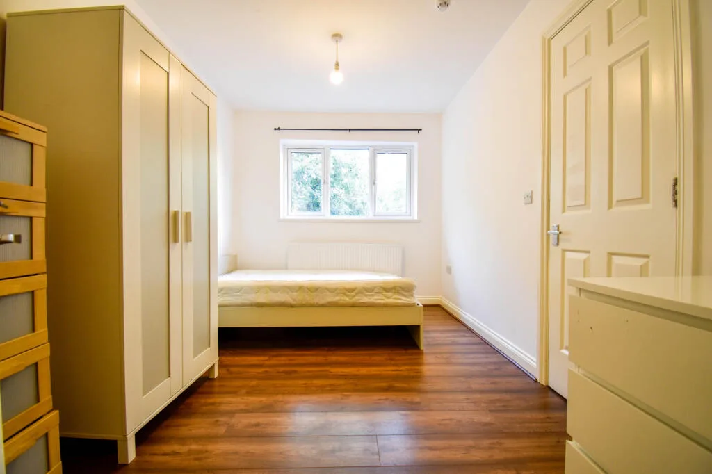 5 bedroom terraced house for rent