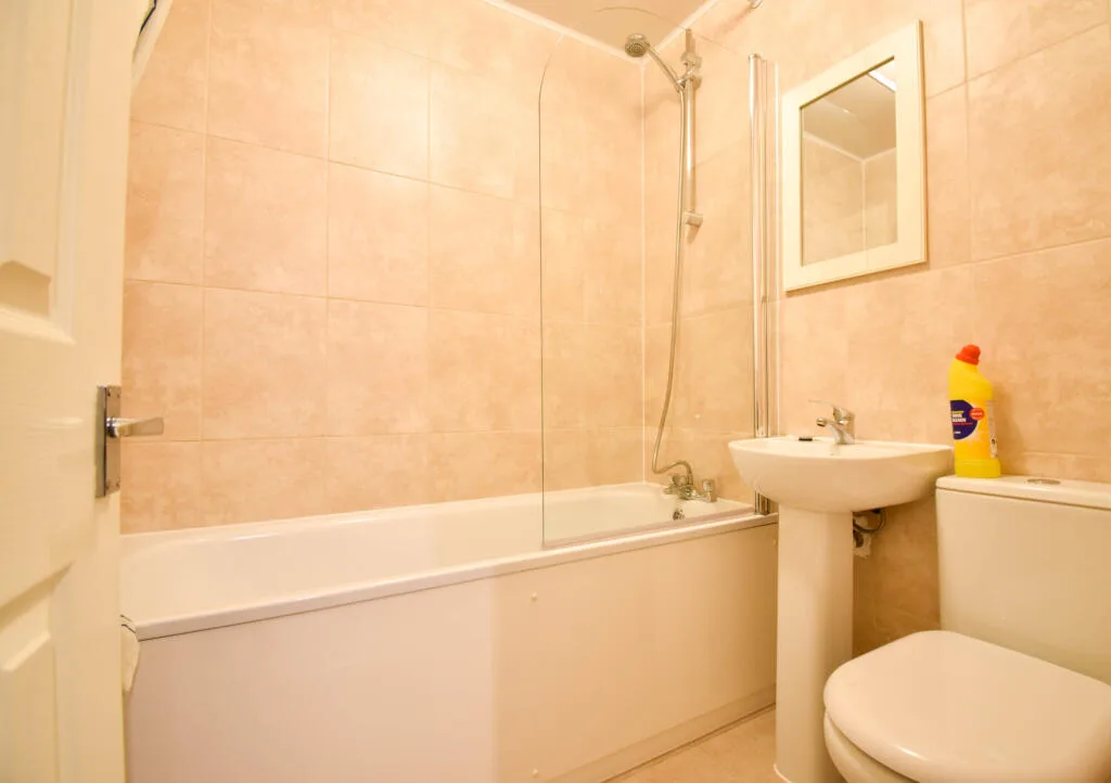 5 bedroom terraced house for rent