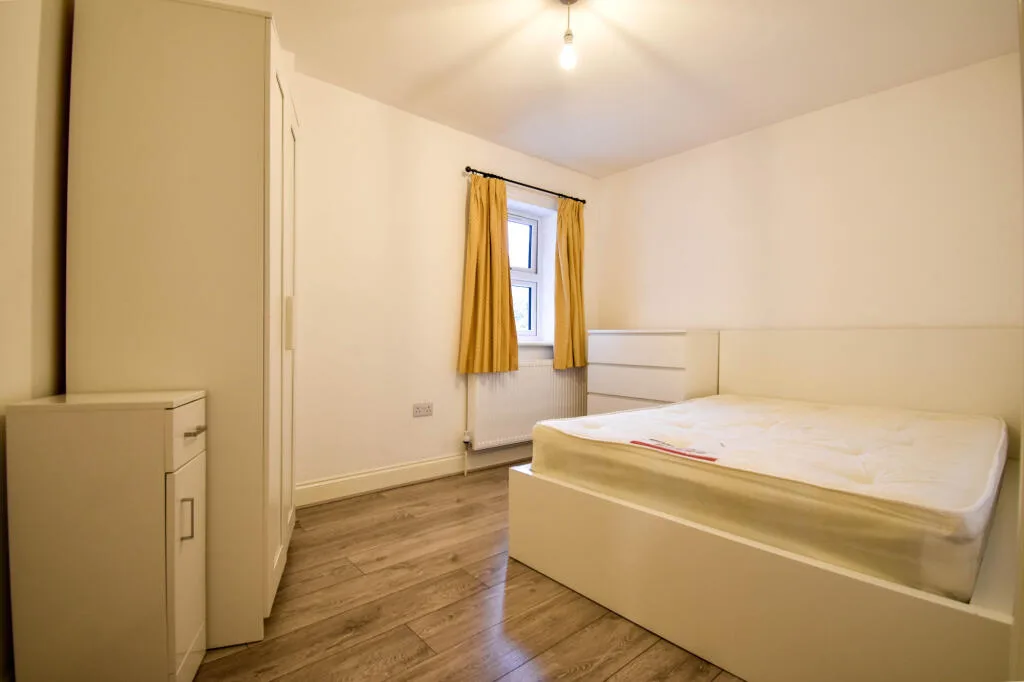 5 bedroom terraced house for rent