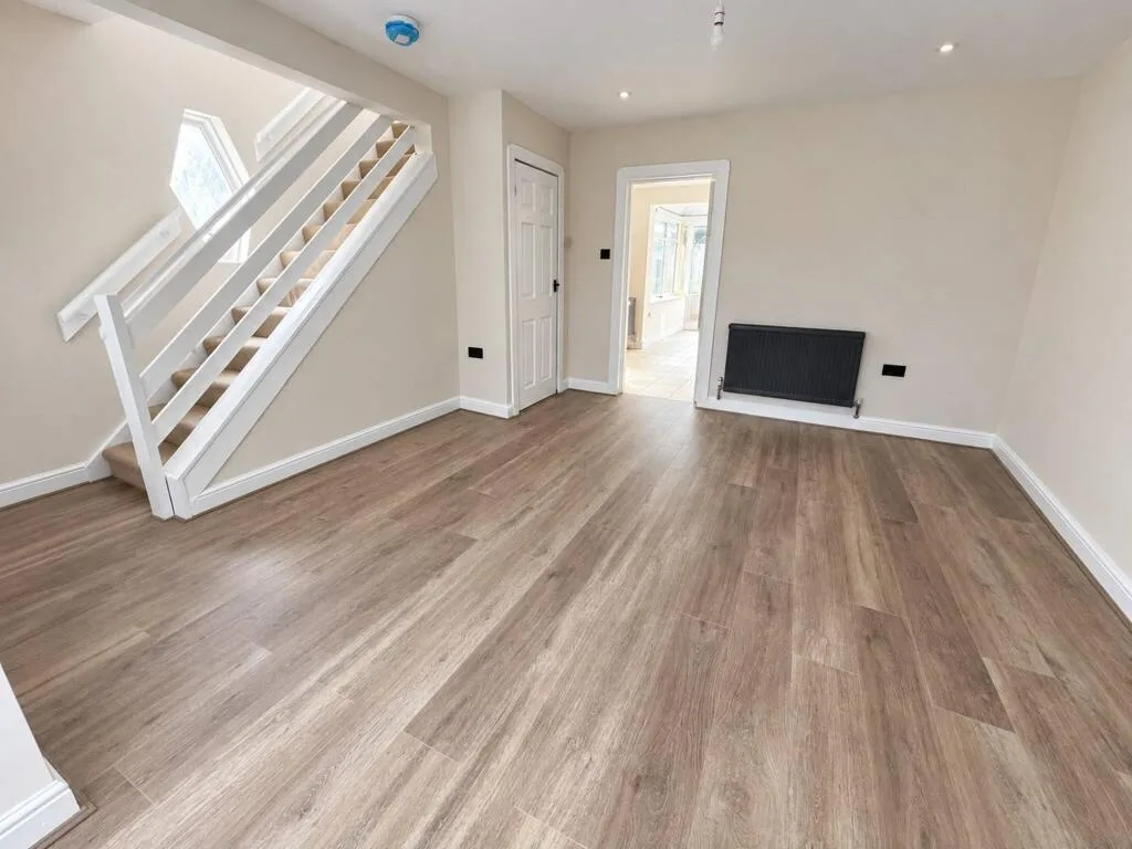 3 bedroom semi-detached house for rent