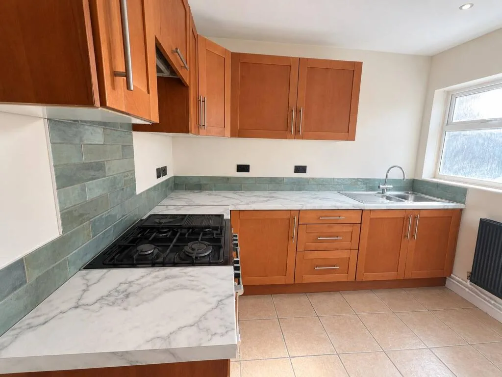 3 bedroom semi-detached house for rent