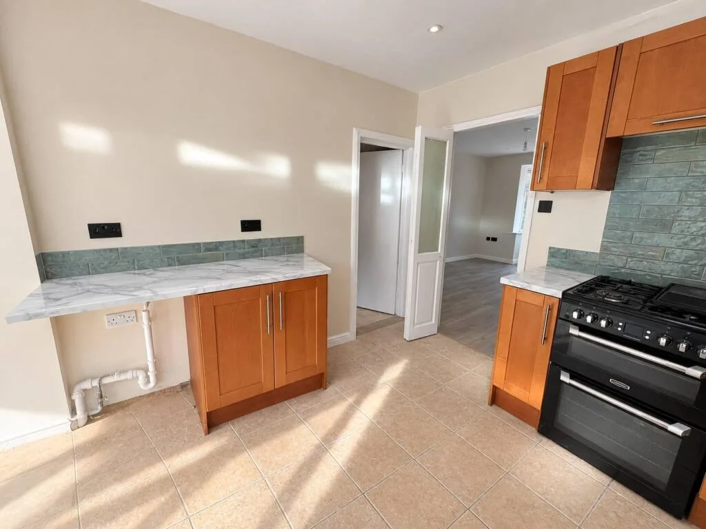 3 bedroom semi-detached house for rent