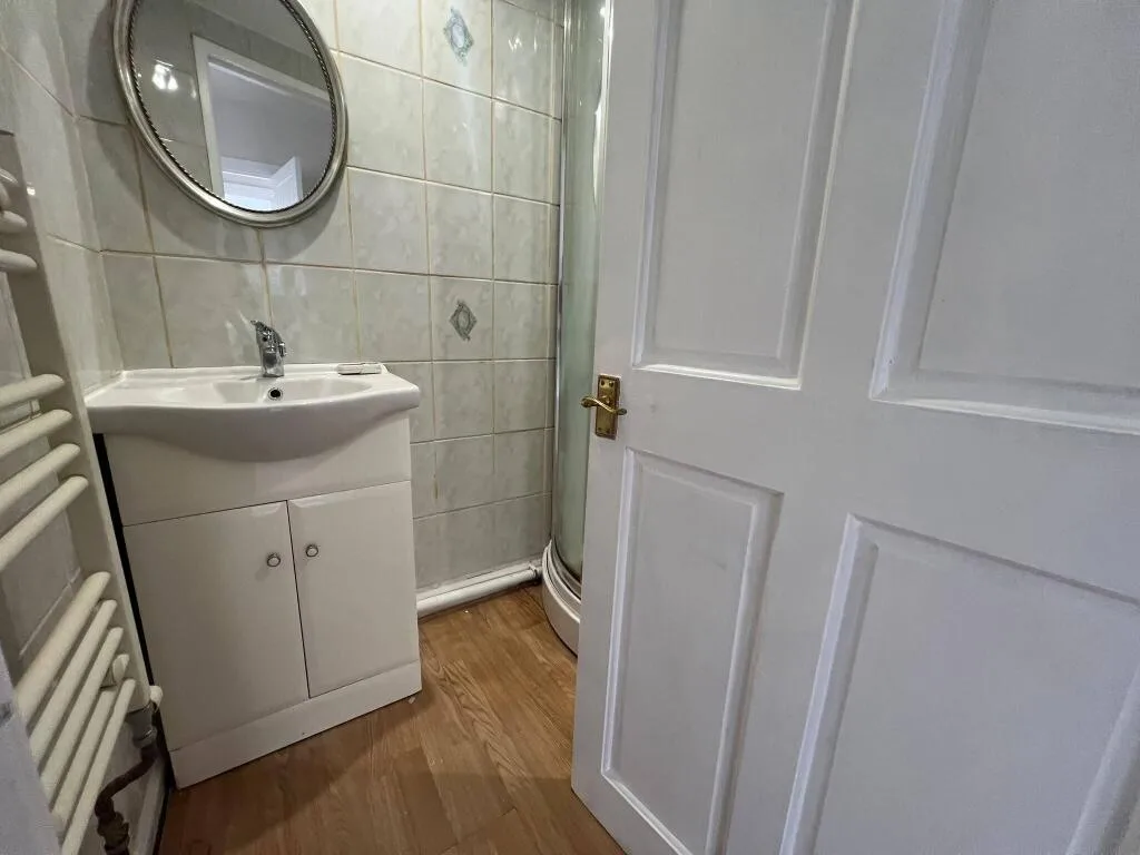 3 bedroom semi-detached house for rent