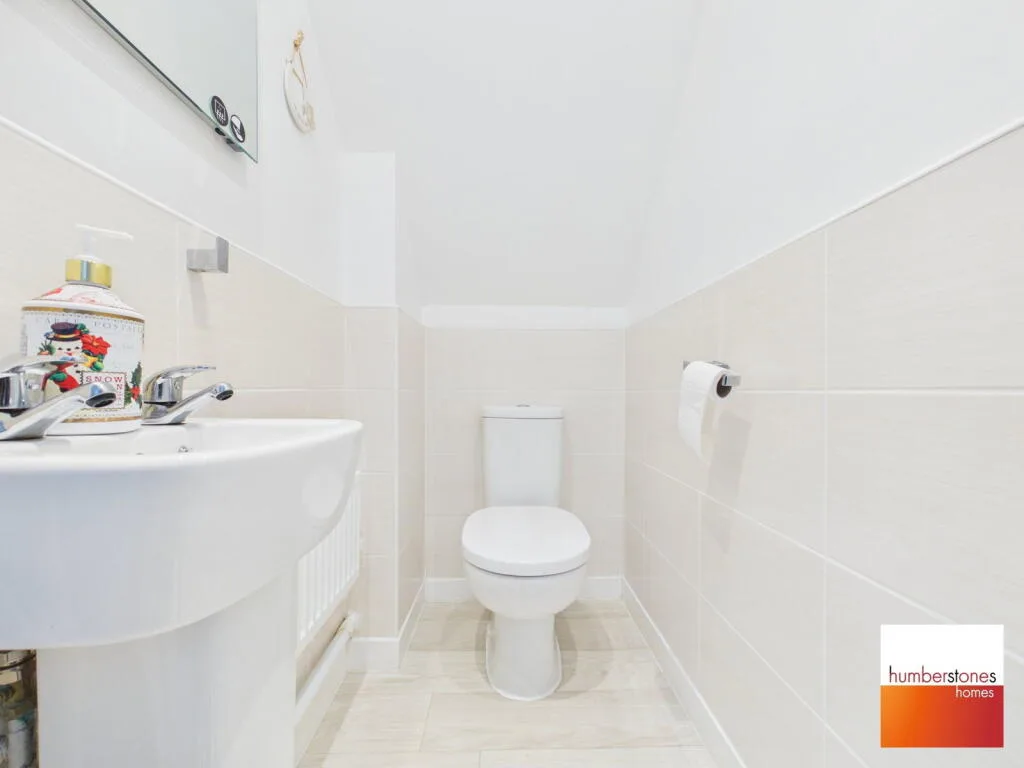3 bedroom semi-detached house for rent