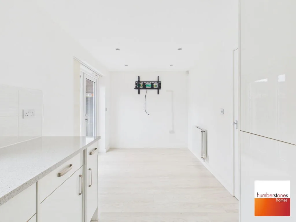 3 bedroom semi-detached house for rent