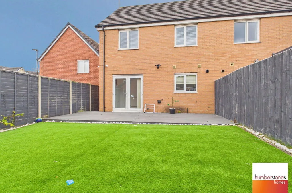 3 bedroom semi-detached house for rent