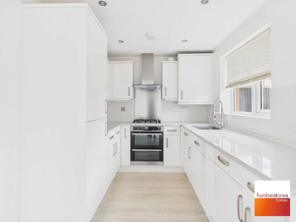 3 bedroom semi-detached house for rent