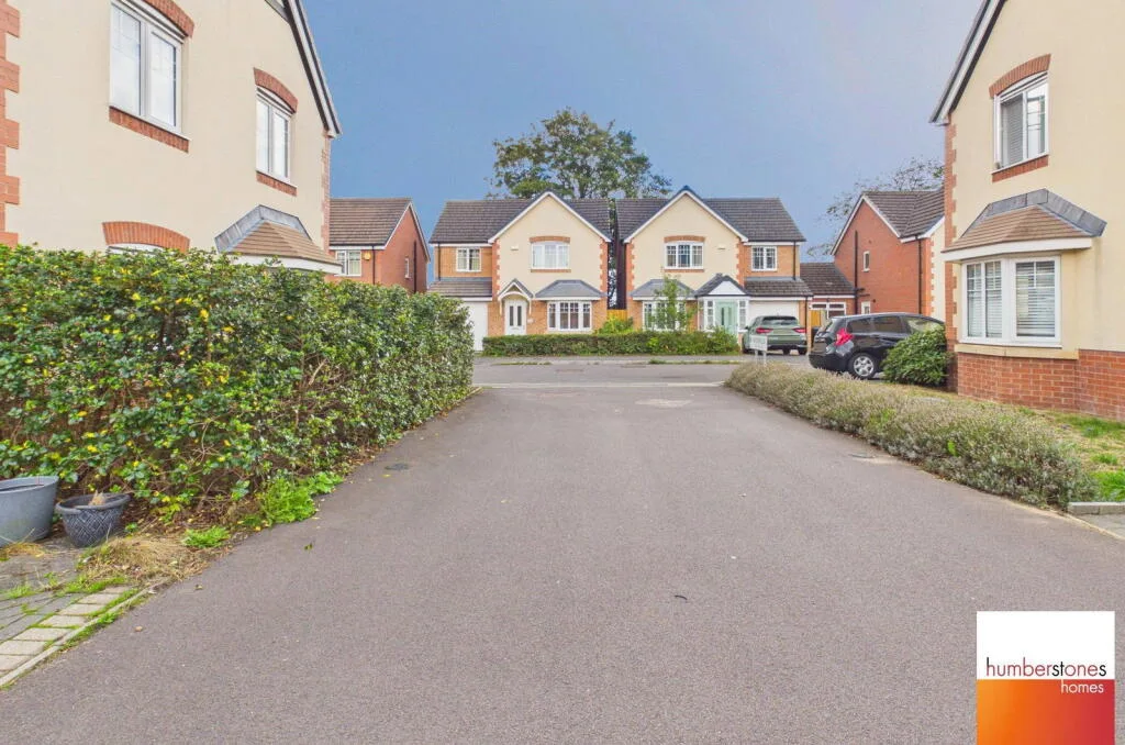 3 bedroom semi-detached house for rent