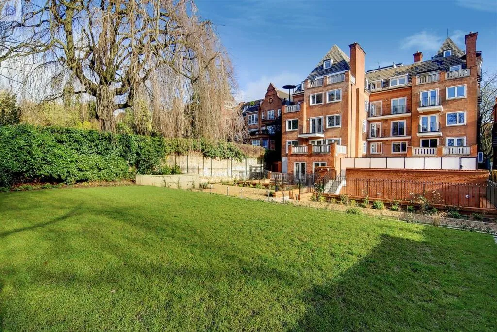 4 bedroom flat for rent