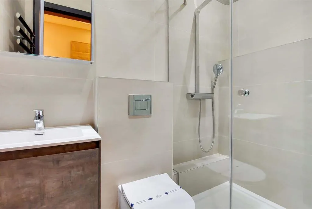 4 bedroom flat for rent