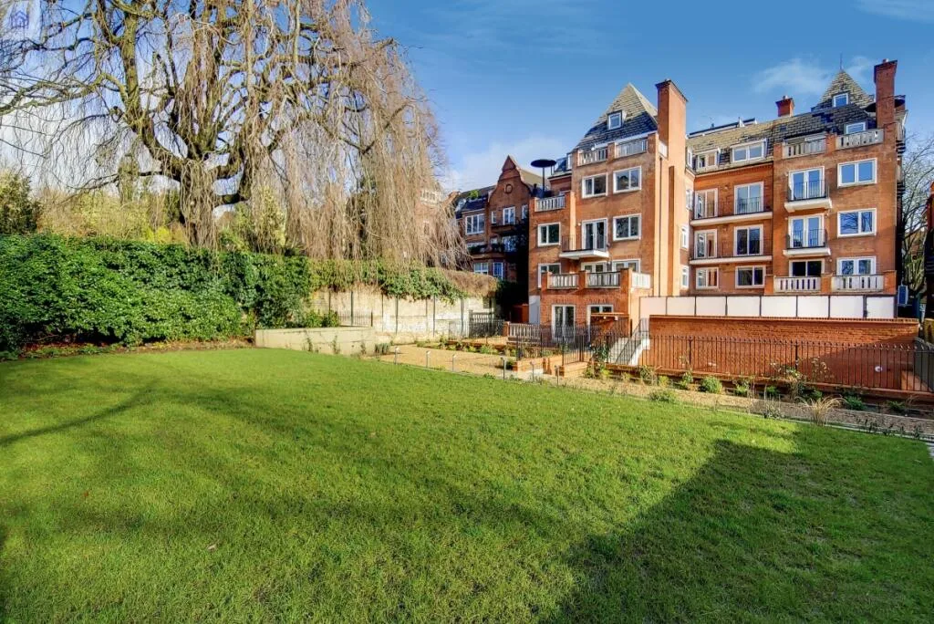 4 bedroom flat for rent