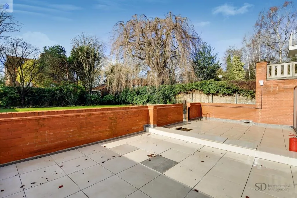 4 bedroom flat for rent