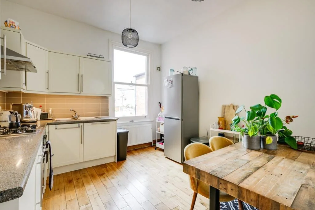 3 bedroom flat for rent