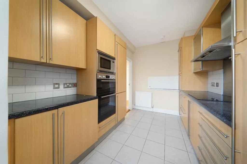3 bedroom flat for rent