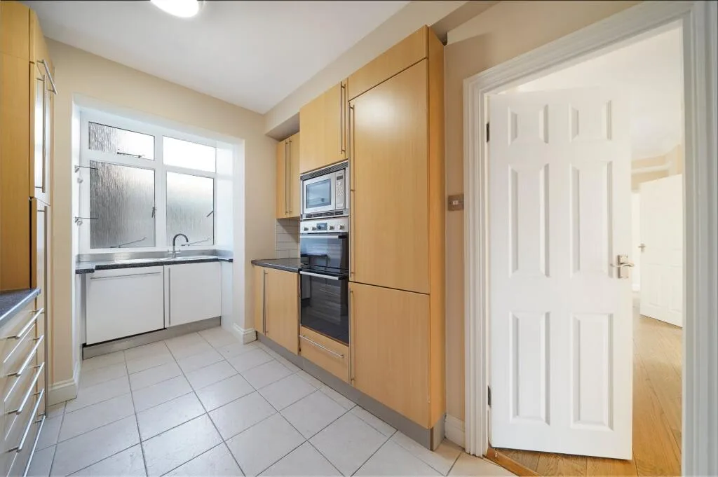 3 bedroom flat for rent