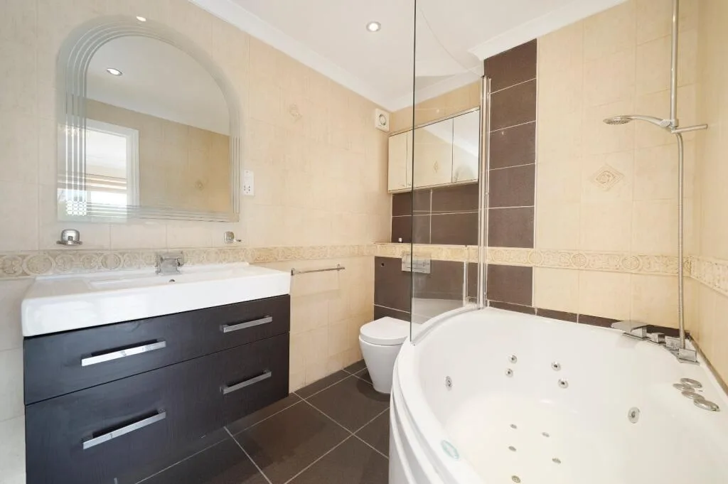3 bedroom flat for rent