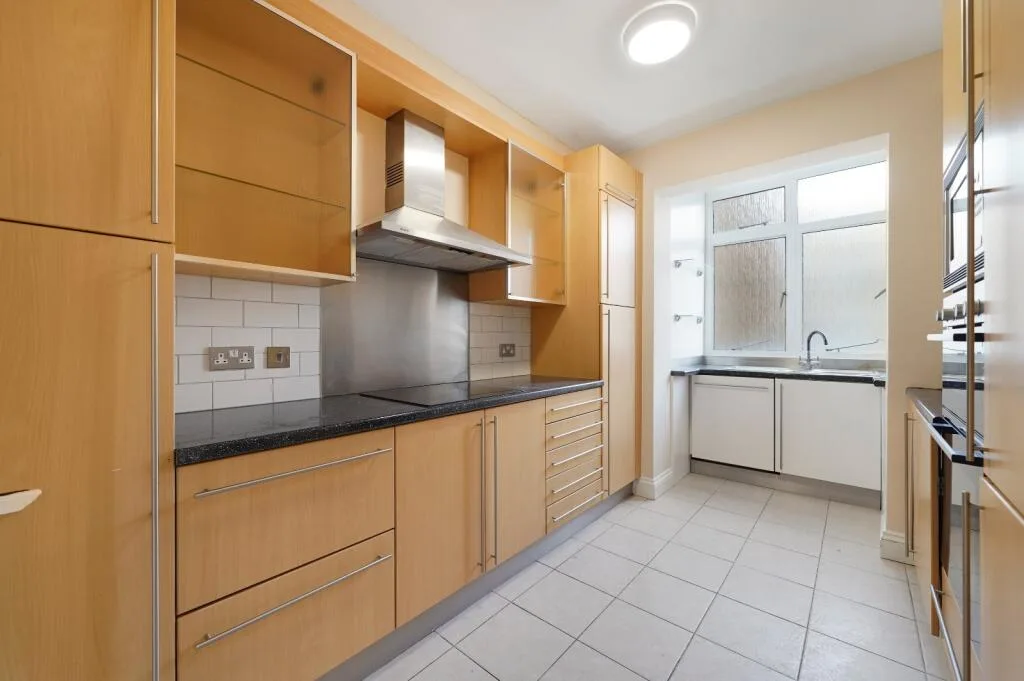 3 bedroom flat for rent