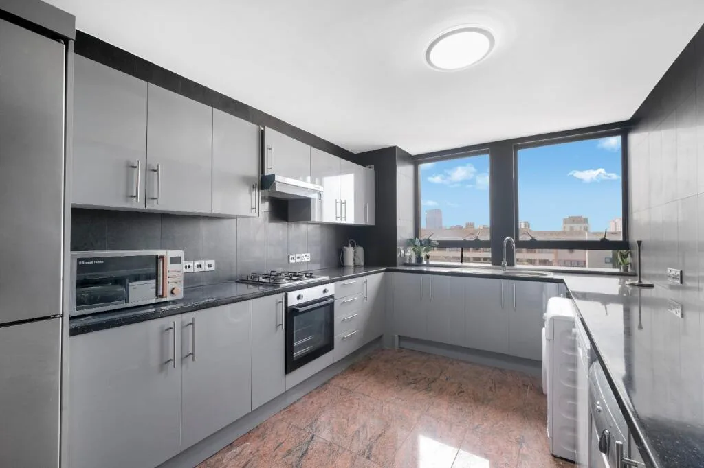 4 bedroom flat for rent