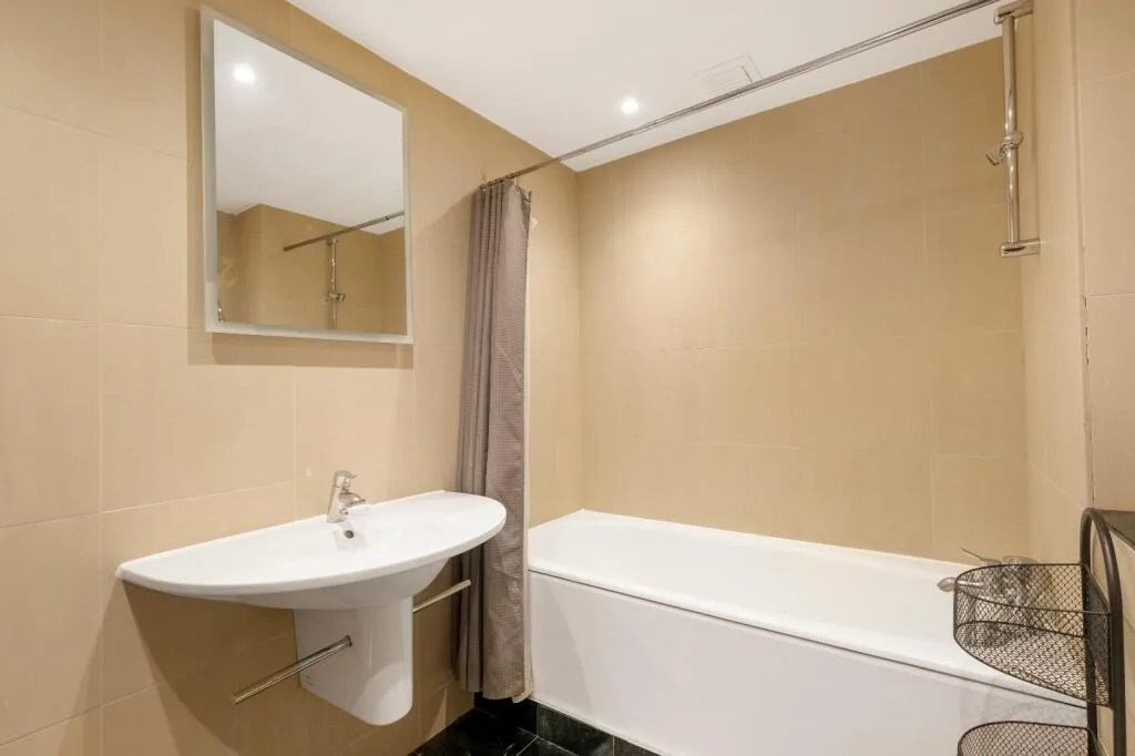 4 bedroom flat for rent