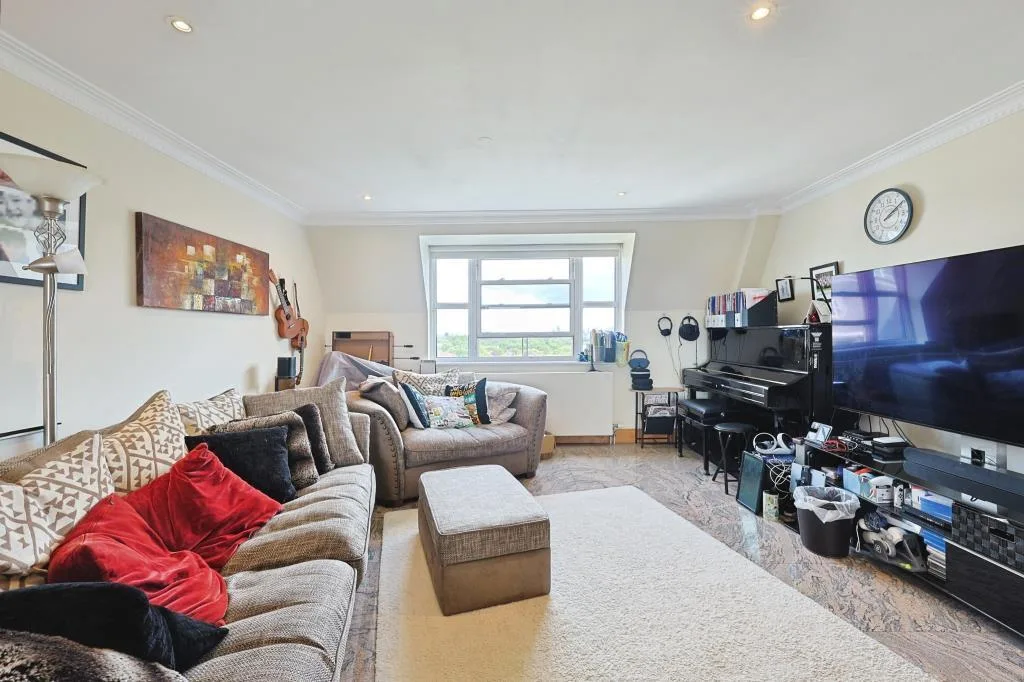 3 bedroom flat for rent