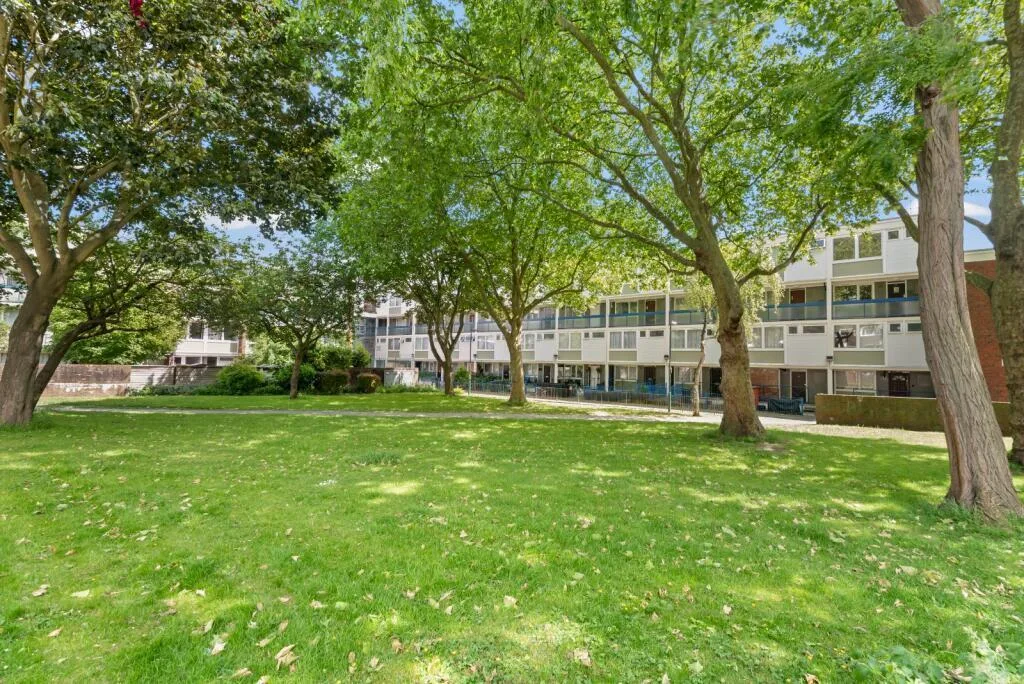 4 bedroom maisonette for rent