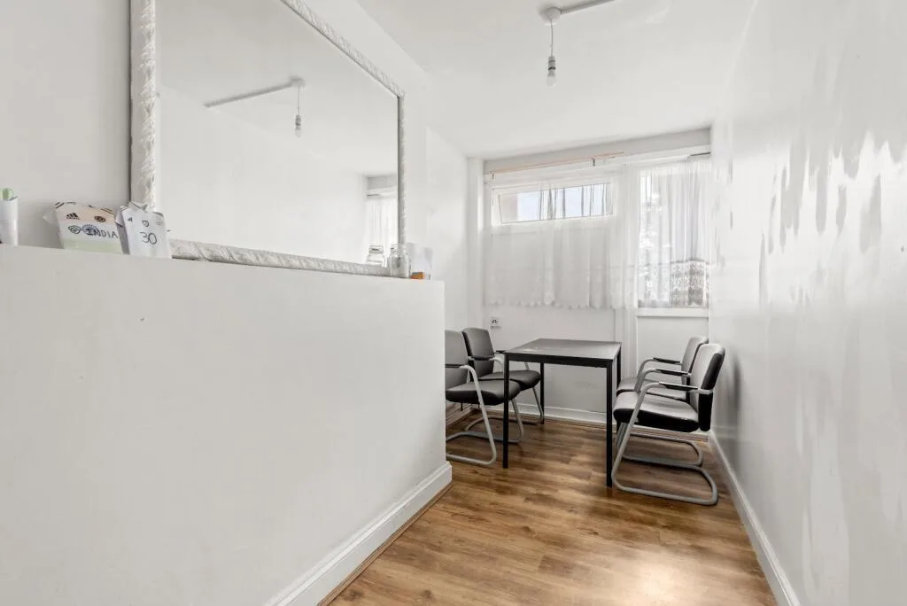 4 bedroom maisonette for rent