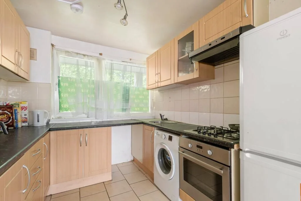 4 bedroom maisonette for rent