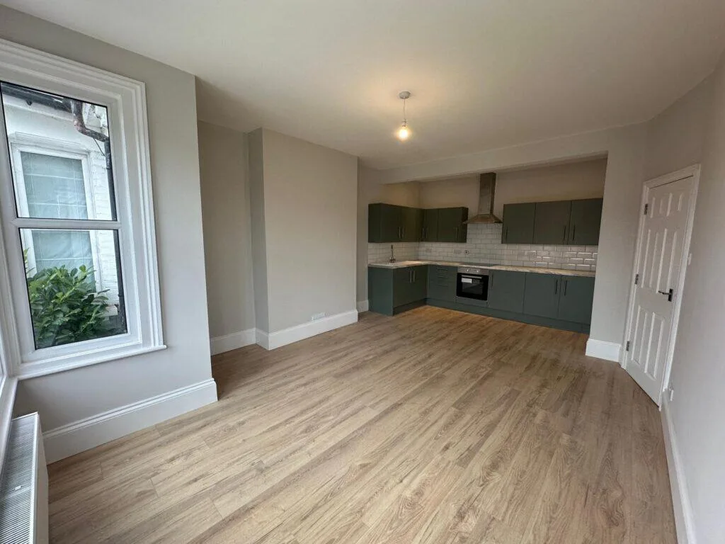 3 bedroom flat for rent