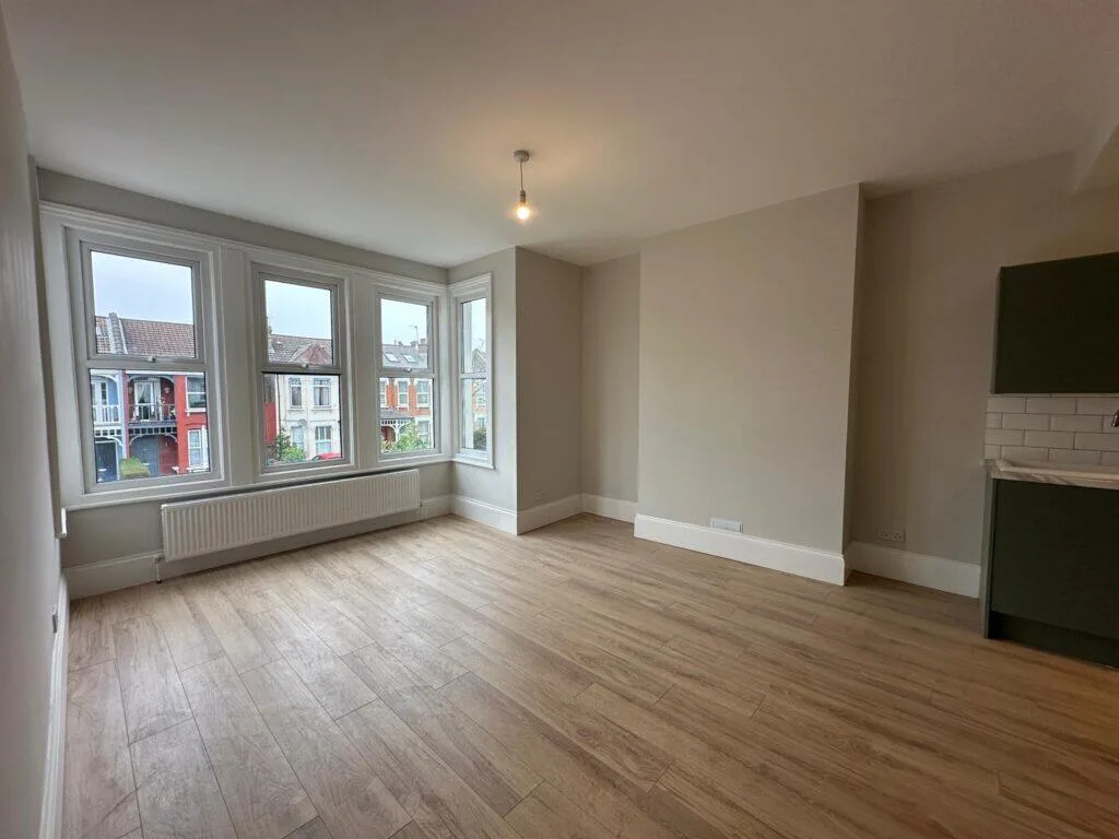 3 bedroom flat for rent