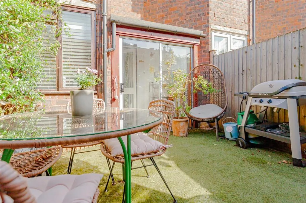 2 bedroom terraced house for rent